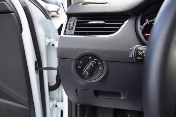 Škoda Octavia 1.5TSI 110kw CLEVER TAŽN NAVI - foto 33