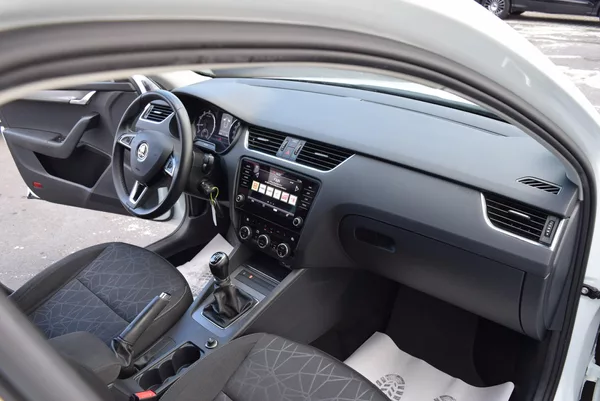 Škoda Octavia 1.5TSI 110kw CLEVER TAŽN NAVI - foto 36