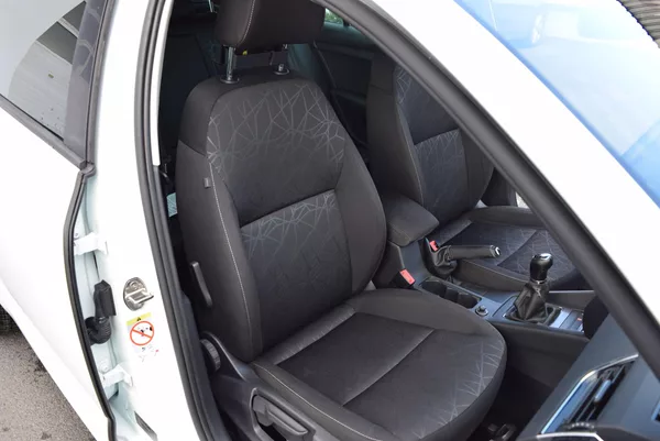 Škoda Octavia 1.5TSI 110kw CLEVER TAŽN NAVI - foto 37