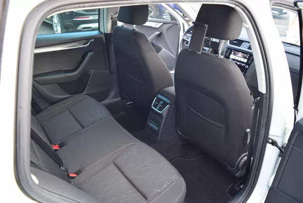 Škoda Octavia 1.5TSI 110kw CLEVER TAŽN NAVI - foto 42