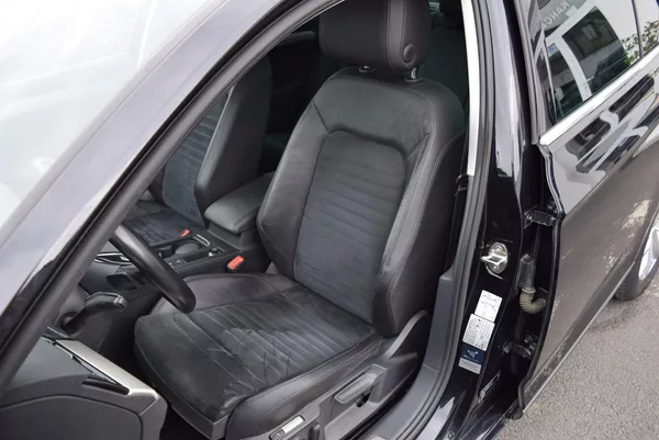 Volkswagen Passat 1.4TSI 110kw DSG HIGHLINE NAVI - foto 20