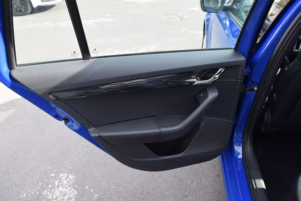 Škoda Octavia 2.0TDI 110kw DSG STYLE PAN TAŽ - foto 12