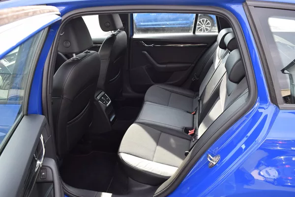 Škoda Octavia 2.0TDI 110kw DSG STYLE PAN TAŽ - foto 13