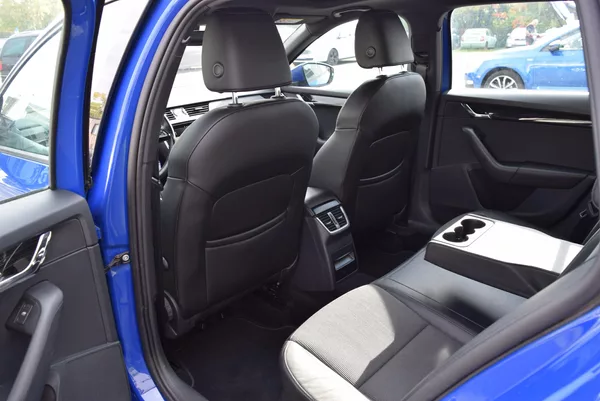 Škoda Octavia 2.0TDI 110kw DSG STYLE PAN TAŽ - foto 15