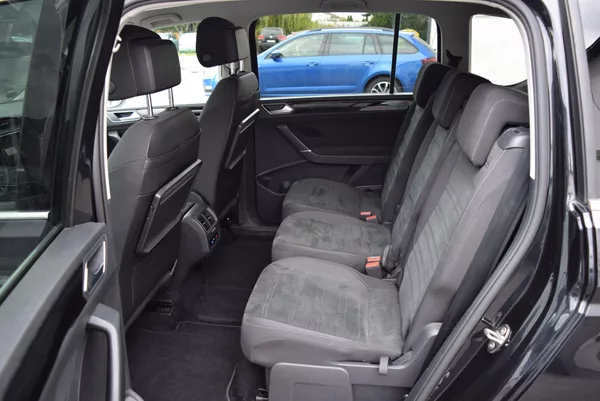 Volkswagen Touran 1.4TSI 110kw 7MÍST HIGHLIN TAŽ - foto 15