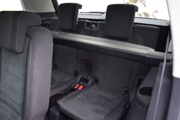 Volkswagen Touran 1.4TSI 110kw 7MÍST HIGHLIN TAŽ - foto 17