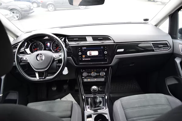 Volkswagen Touran 1.4TSI 110kw 7MÍST HIGHLIN TAŽ - foto 20