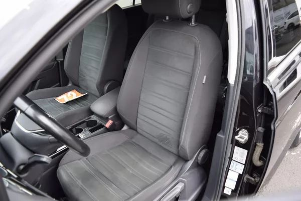 Volkswagen Touran 1.4TSI 110kw 7MÍST HIGHLIN TAŽ - foto 22