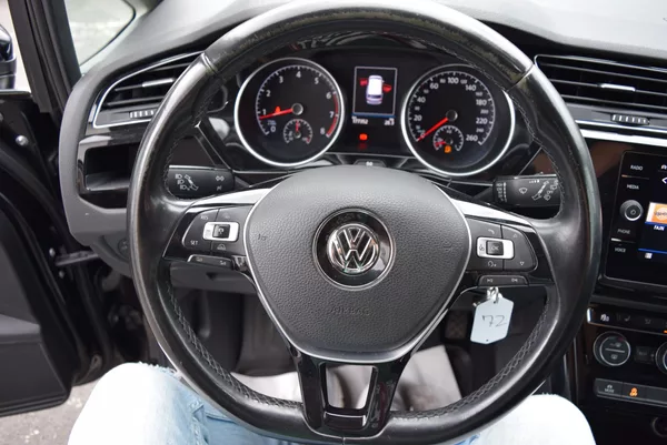 Volkswagen Touran 1.4TSI 110kw 7MÍST HIGHLIN TAŽ - foto 30