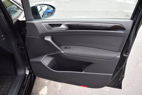 Volkswagen Touran 1.4TSI 110kw 7MÍST HIGHLIN TAŽ - foto 39