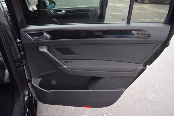 Volkswagen Touran 1.4TSI 110kw 7MÍST HIGHLIN TAŽ - foto 41