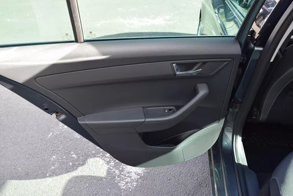 Škoda Fabia 1.2TSI 81kw DSG JOY NAVI APP - foto 12