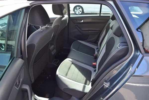 Škoda Fabia 1.2TSI 81kw DSG JOY NAVI APP - foto 13