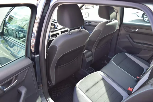 Škoda Fabia 1.2TSI 81kw DSG JOY NAVI APP - foto 15