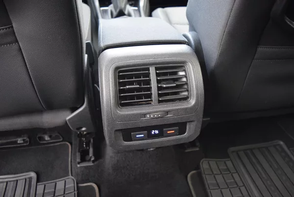 Volkswagen Touran 1.4TSI 110kw CLBMT 7MÍST TAŽN - foto 18