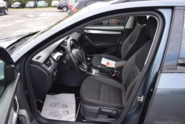 Škoda Octavia 1.5TSI 110kw AMBITION APP TEMP - foto 19