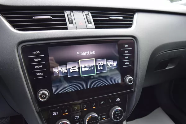 Škoda Octavia 1.4TSI 110kw AMBITION NAVI APP - foto 24