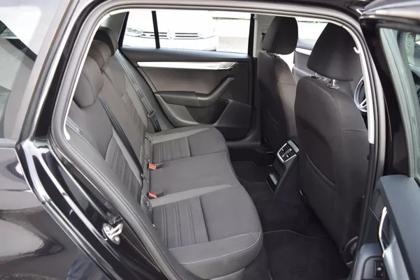 Škoda Octavia 1.4TSI 110kw AMBITION NAVI APP - foto 38