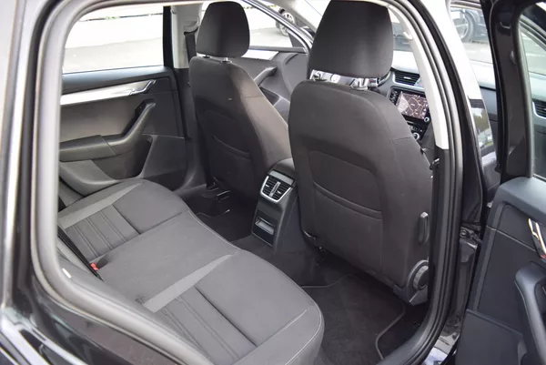 Škoda Octavia 1.4TSI 110kw AMBITION NAVI APP - foto 39