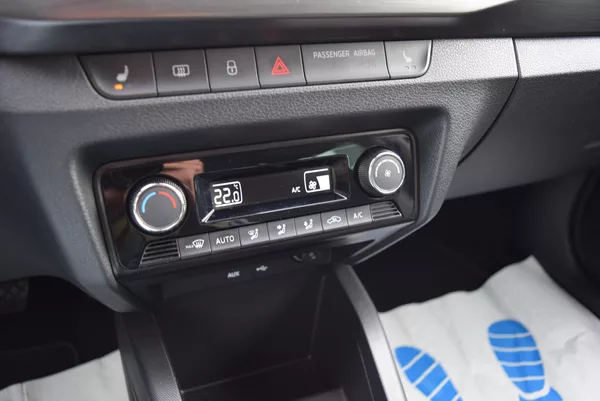 Škoda Fabia 1.2TSI 66kw ED. JOY TAŽNÉ APP - foto 23