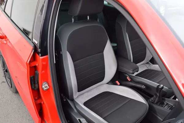 Škoda Fabia 1.2TSI 66kw ED. JOY TAŽNÉ APP - foto 37