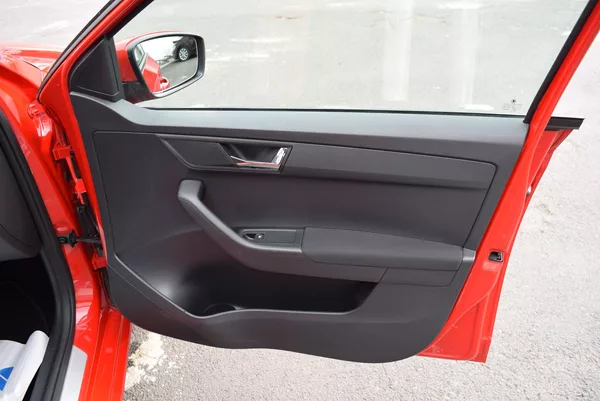 Škoda Fabia 1.2TSI 66kw ED. JOY TAŽNÉ APP - foto 38