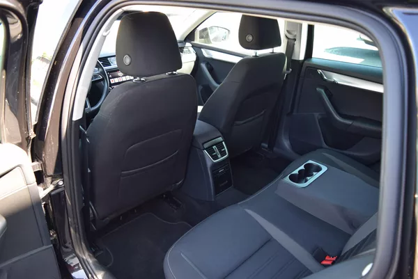Škoda Octavia 2.0TDI 110kw AMBITION DSG TAŽ - foto 19
