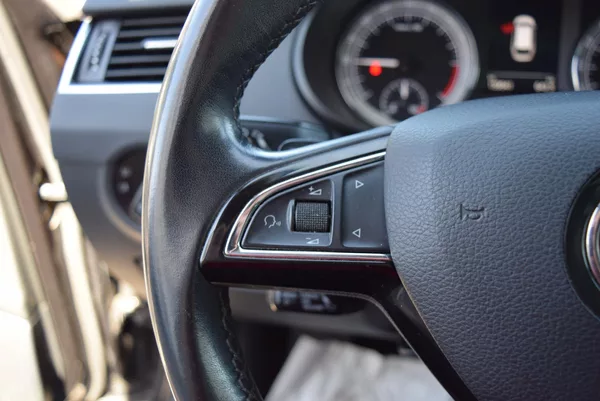 Škoda Octavia 2.0TDI 110kw AMBITION DSG TAŽ - foto 34