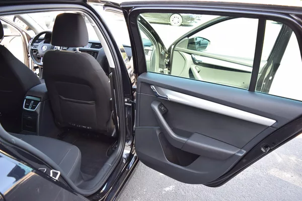 Škoda Octavia 2.0TDI 110kw AMBITION DSG TAŽ - foto 47