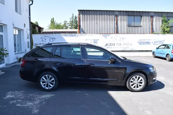 Škoda Octavia 2.0TDI 110kw AMBITION DSG TAŽ - foto 8