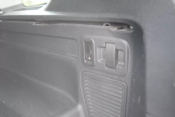 Volkswagen Touran 1.4 110KwHighlineNezTopenTaž - foto 12