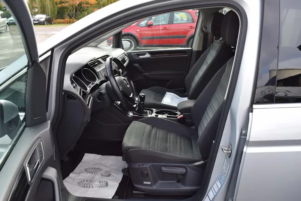 Volkswagen Touran 1.4 110KwHighlineNezTopenTaž - foto 21