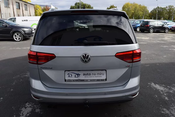 Volkswagen Touran 1.4 110KwHighlineNezTopenTaž - foto 9