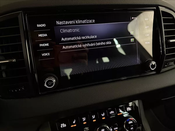 Škoda Karoq SPORTLINE 1.5TSI DSG ACC DCC - foto 27