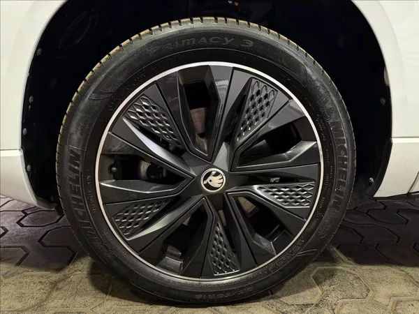 Škoda Karoq SPORTLINE 1.5TSI DSG ACC DCC - foto 42