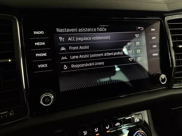 Škoda Kodiaq 2.0TDI 110kW DSG ACC 1MAJ - foto 23