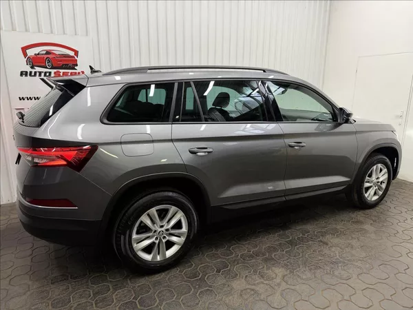 Škoda Kodiaq 2.0TDI 110kW DSG ACC 1MAJ - foto 9