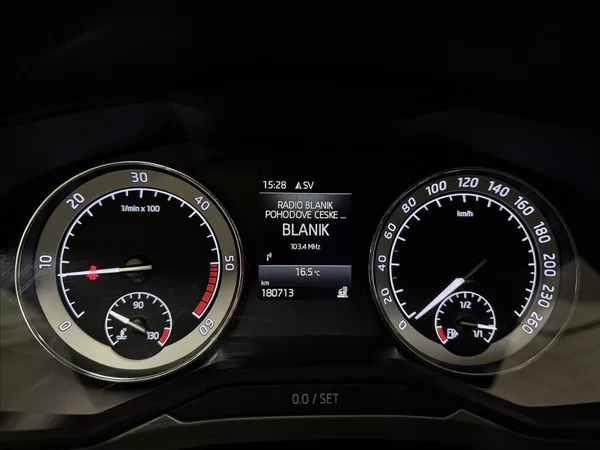 Škoda Superb 2.0TDI 110kW Manuál 1 Majitel - foto 17