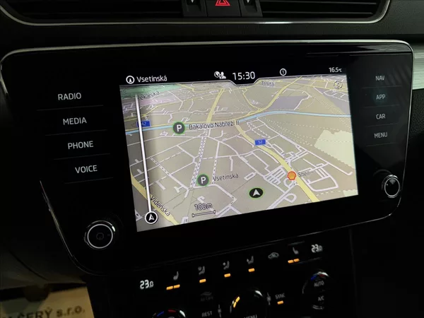 Škoda Superb 2.0TDI 110kW Manuál 1 Majitel - foto 19