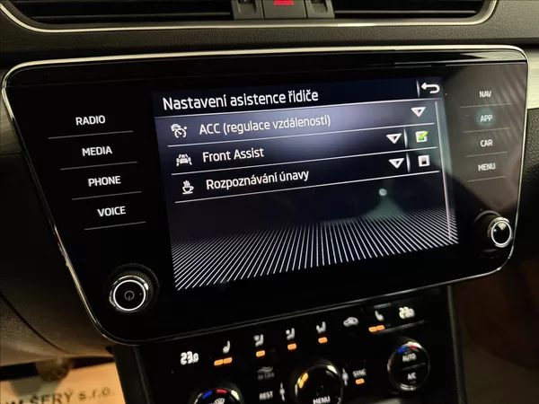 Škoda Superb 2.0TDI 110kW Manuál 1 Majitel - foto 23