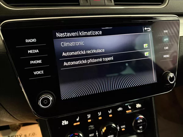 Škoda Superb 2.0TDI 110kW Manuál 1 Majitel - foto 25
