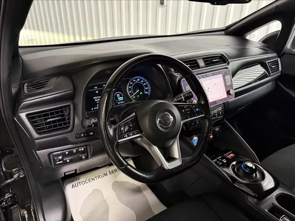Nissan Leaf N-CONNECTA 160kW 62kWh - foto 15