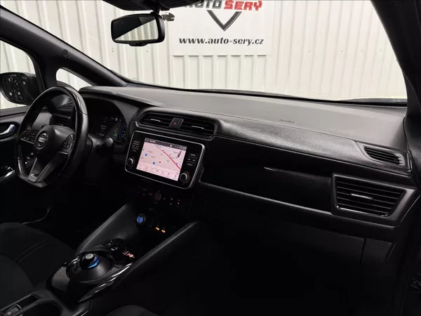 Nissan Leaf N-CONNECTA 160kW 62kWh - foto 32