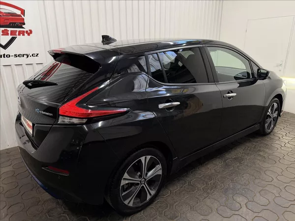 Nissan Leaf N-CONNECTA 160kW 62kWh - foto 8