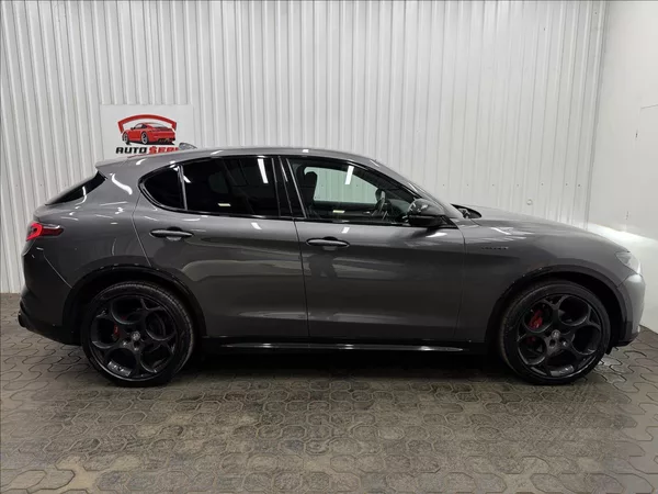 Alfa Romeo Stelvio VELOCE 154kW Q4 H&K LED R21 - foto 10