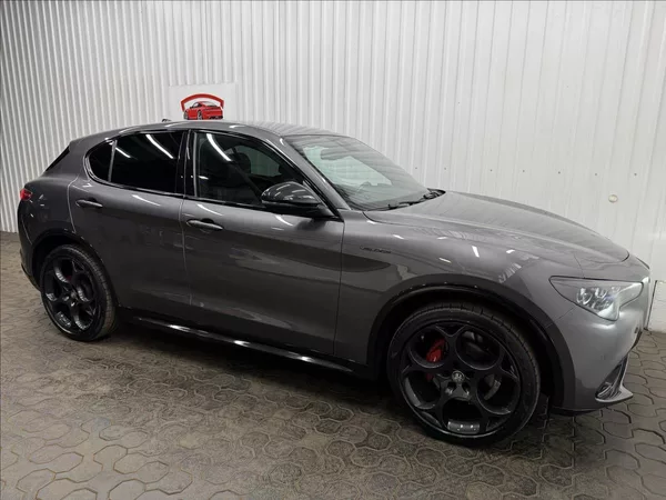 Alfa Romeo Stelvio VELOCE 154kW Q4 H&K LED R21 - foto 11