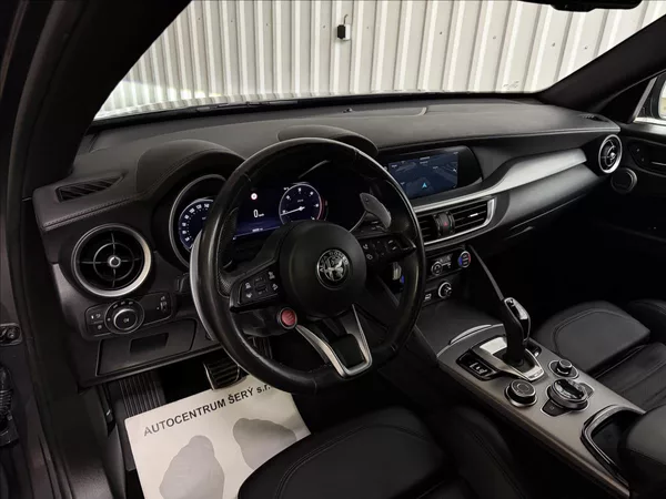Alfa Romeo Stelvio VELOCE 154kW Q4 H&K LED R21 - foto 15