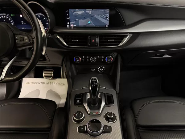 Alfa Romeo Stelvio VELOCE 154kW Q4 H&K LED R21 - foto 18