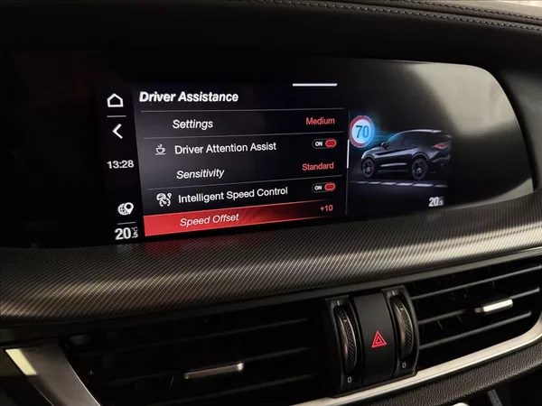 Alfa Romeo Stelvio VELOCE 154kW Q4 H&K LED R21 - foto 21
