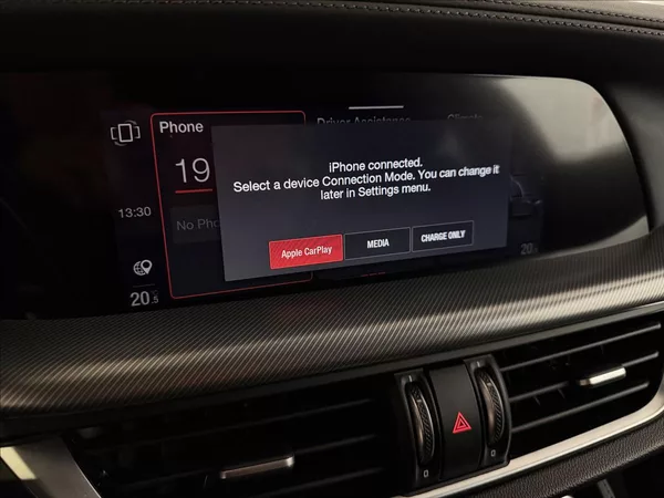 Alfa Romeo Stelvio VELOCE 154kW Q4 H&K LED R21 - foto 26